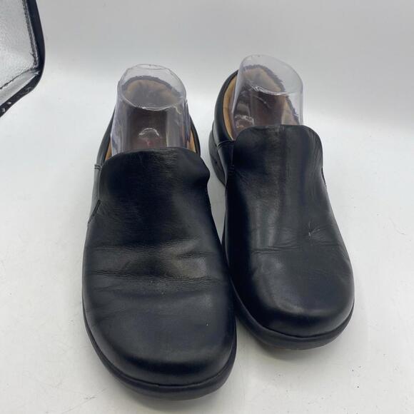 unstructed Shoes Women’s By Clarks Size 7.5 Black  Leather Comfort Slip On - Picture 1 of 10